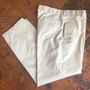 MOVING 🏡 MAKE AN OFFER 🏷 Brooks Brothers Chinos